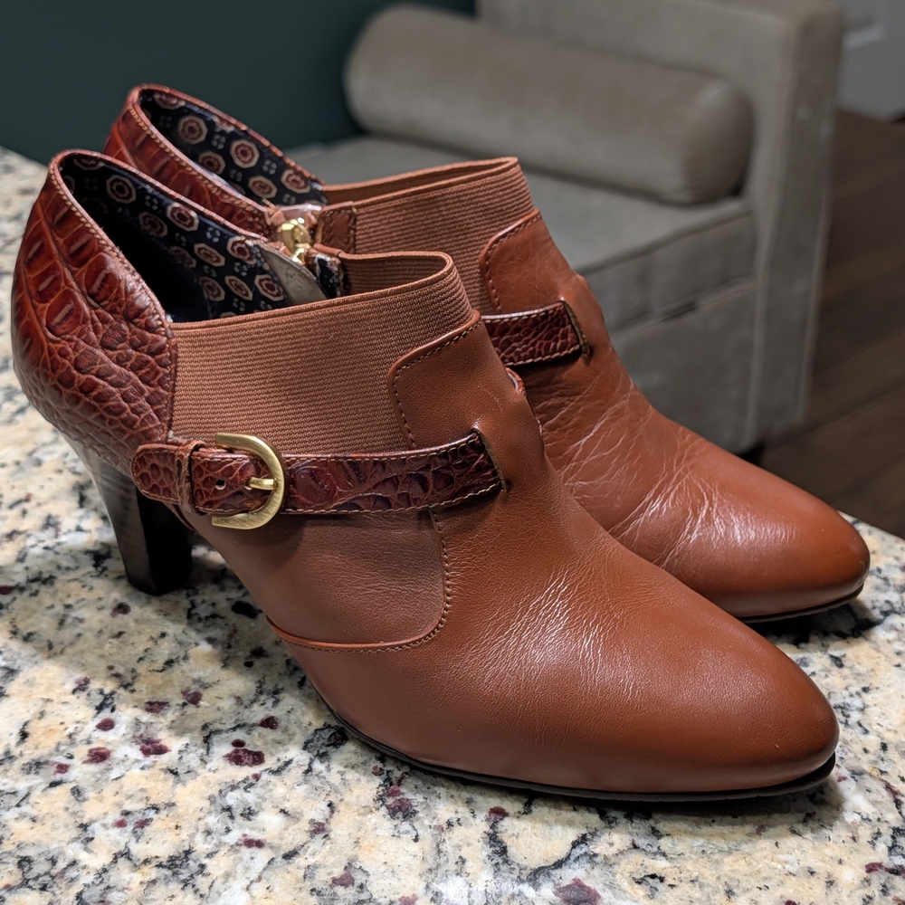 Circa Joan And David Heeled Brown Bootie Sz 8